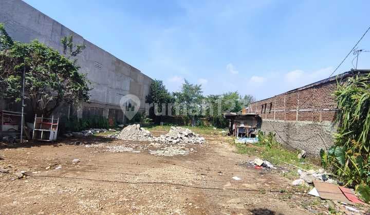 Main Road Land in Gedebage, Flat and Dry