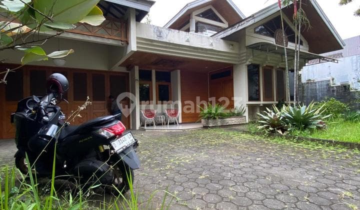 Rumah Besar Luas Terawat di Setrasari Bandung Utara