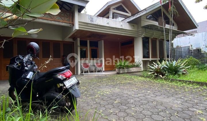 Large, Spacious, Well-Maintained House in Setrasari, North Bandung