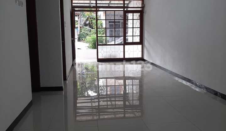 Rumah Nyaman 2 Lantai Tki Taman Kopo Indah 2