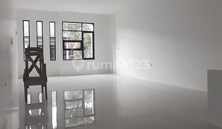 Ruko Siap Pakai Cocok untuk Kantor di Sayap Margacinta