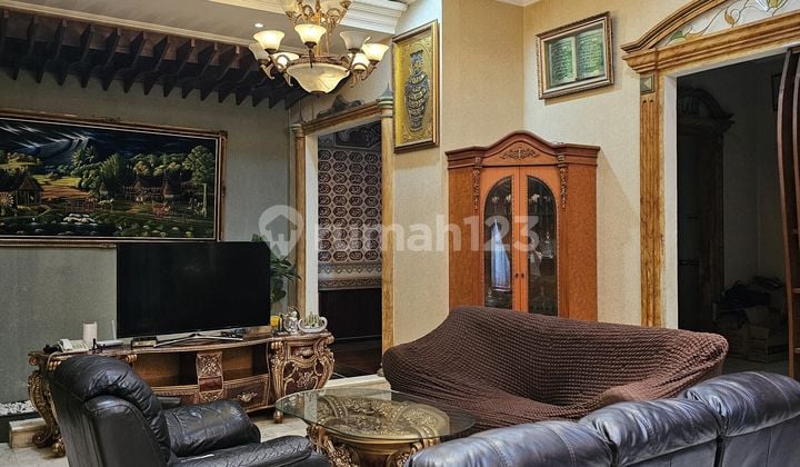 RUMAH MEWAH DI KIARACONDONG