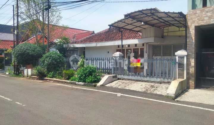 RUMAH HITUNG TANAH DI MARGAHAYU RAYA COCOK UTK USAHA KARENA BERADA DI MAINROAD RUMAH HITUNG TANAH DI MARGAHAYU RAYA COCOK UTK USAHA KARENA BERADA DI MAINROAD