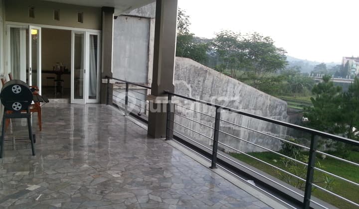 JUAL RUMAH HARGA MIRINGVIEW DANAU LANGSUNG KOTA BARU PARAHYANGAN- FULLY FURNISHED