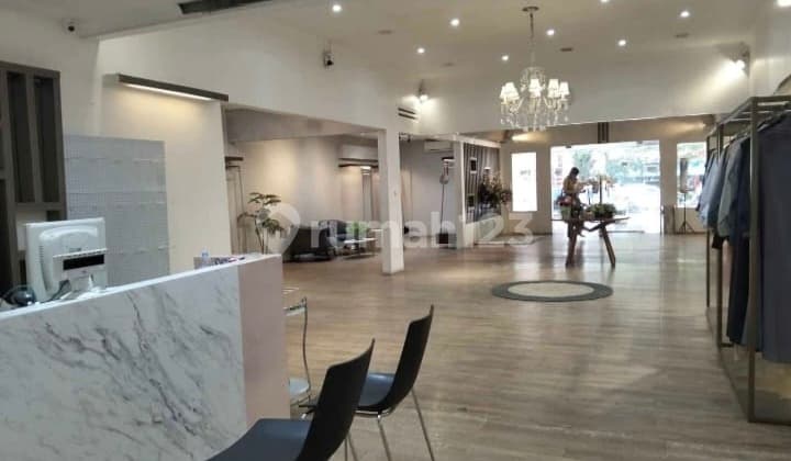 RUMAH COCOK UTK USAHA CAFE DI MAINROAD SUPRATMAN