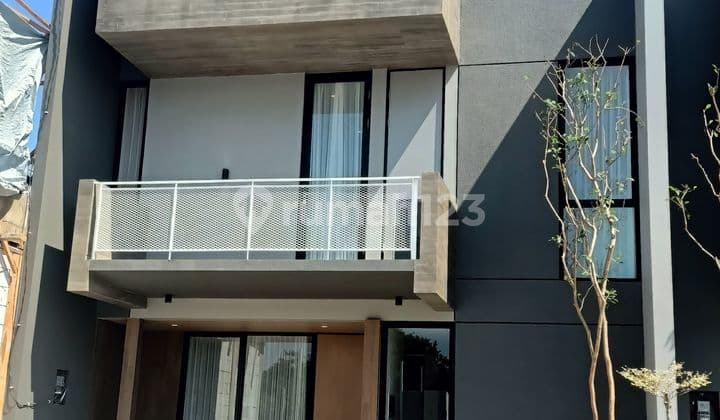 Rumah 2 lantai Selangkah dari MERR SURABAYA