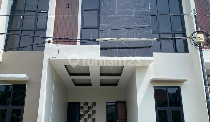 Dijual Rumah 2 Lantai Lokasi Gading Regency Kenjeran