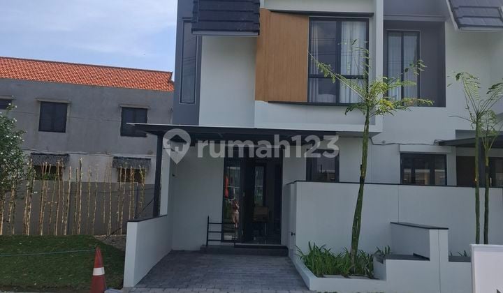 Rumah 2 Lantai Lokasi Dekat Wiyung Dan Mastrip