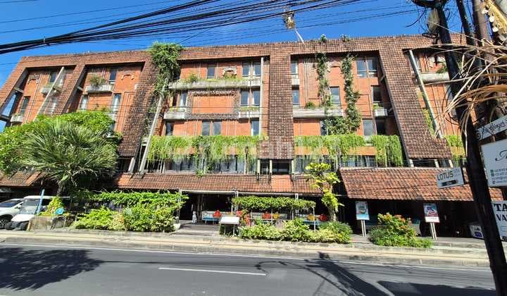 Dijual Via Lelang Hotel Lokasi Seminyak Kuta Badung Bali