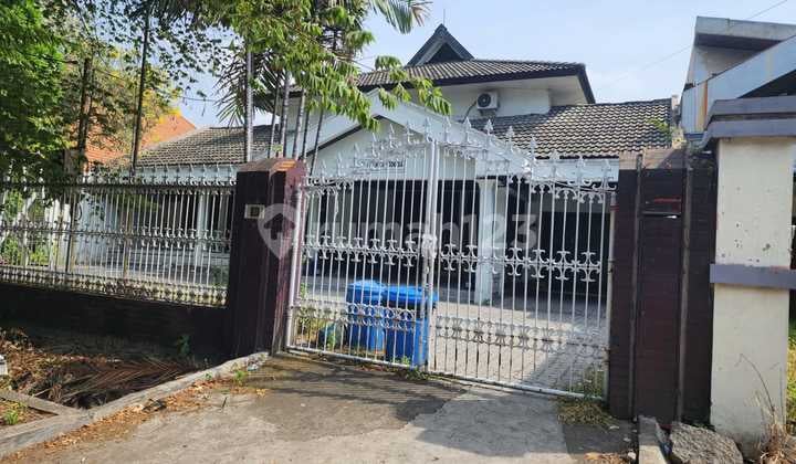 Disewakan Rumah Usaha Lokasi Tengah Kota Surabaya