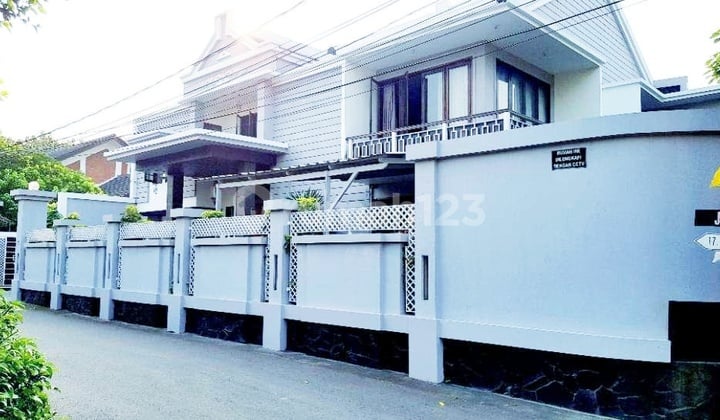 For Sale 2.5-Story House in Pesanggrahan Fully Furnished, Complete with Private Pool