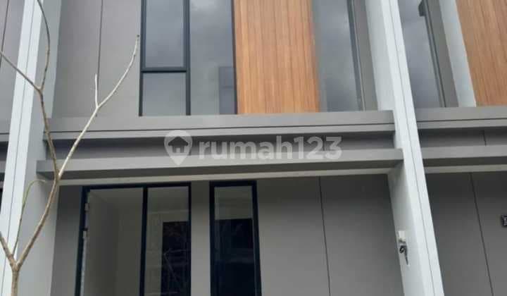 Disewakan Rumah 2 Lantai 3 Br di Grand Eastern Keputih Surabaya