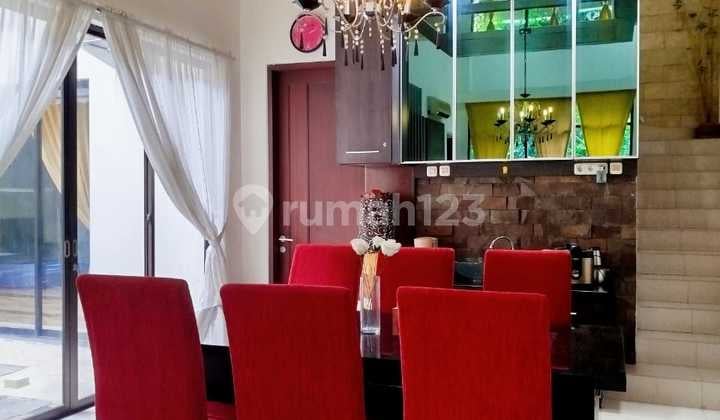 Rent Modern Luxury House Fully Furnished. 3 BR at Royal Residen Wiyung, West Surabaya