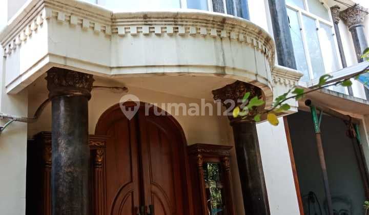 Dijual Rumah Usaha Semi Furnished di Raya Wonorejo Rungkut Surabaya