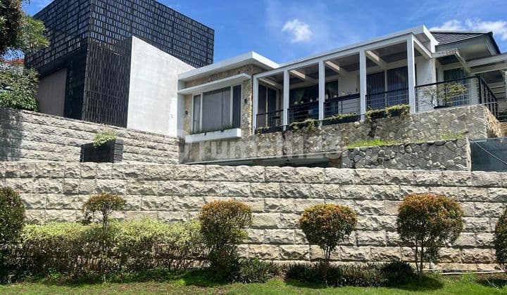 For Sale Luxurious Model Villa House, Satellite Residential Park 2 Sukomanunggal