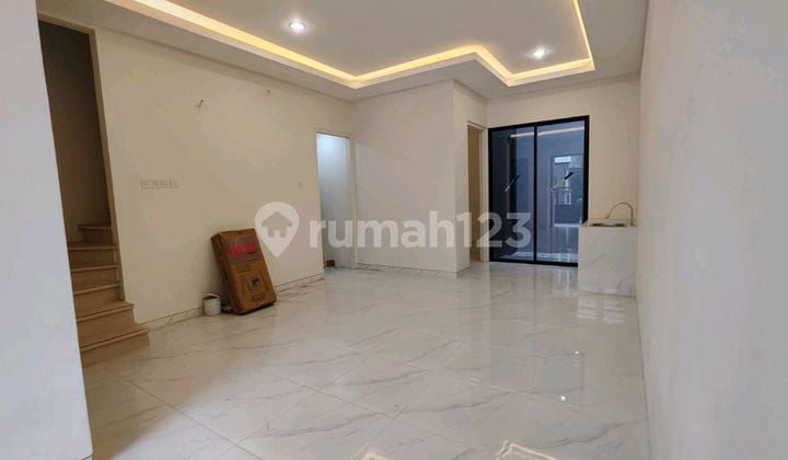 House in North Mulyosari Near ITS, UNAIR, Merr, Strategic Location