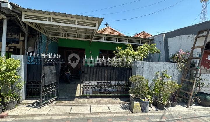For Sale via Auction: House in Sawahan, Strategic and Commercial Area