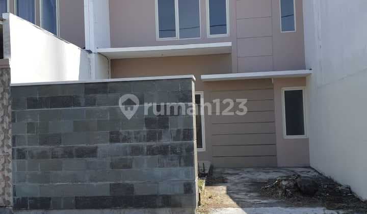 House in Green Mansion Regency Strategic Location and Comfortable Residence