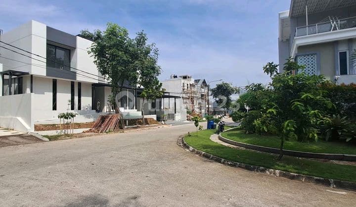 Premium New House with Private Pool & Rooftop in Summerbliss, Lippo Cikarang