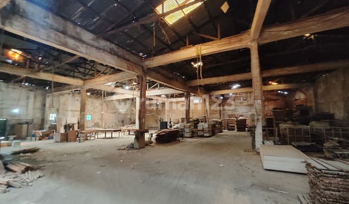 Dijual Via Lelang 280426 Gudang/Ex Pabrik Jl Slamet Riyadi 54