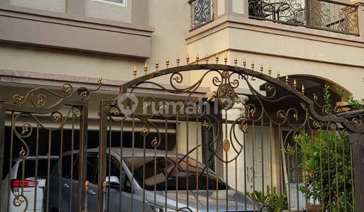 Dijual Cepat Lagi Bu Rumah Full Furnish Daerah Perumahan Central Park Regency Mulyosari Surabaya