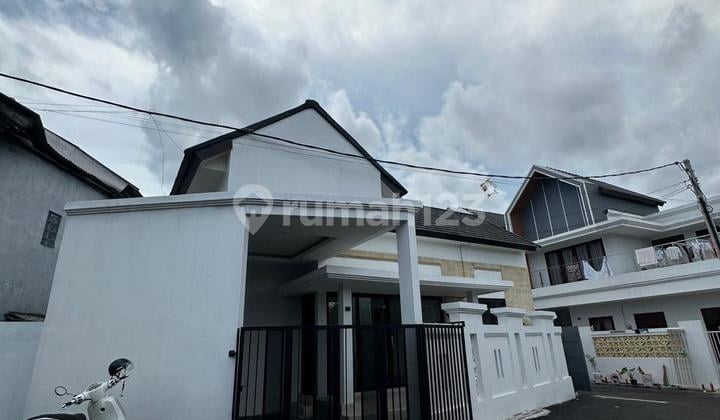 New House Land 1 Are in West Denpasar Negotiable