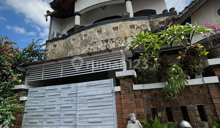 2-Story House in Padang Sambian, 1 Are Land, 4 Bedrooms