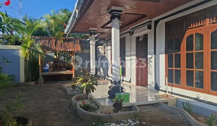 Villa Area Pungutan Sanur 4 Bedrooms Semi-Furnished