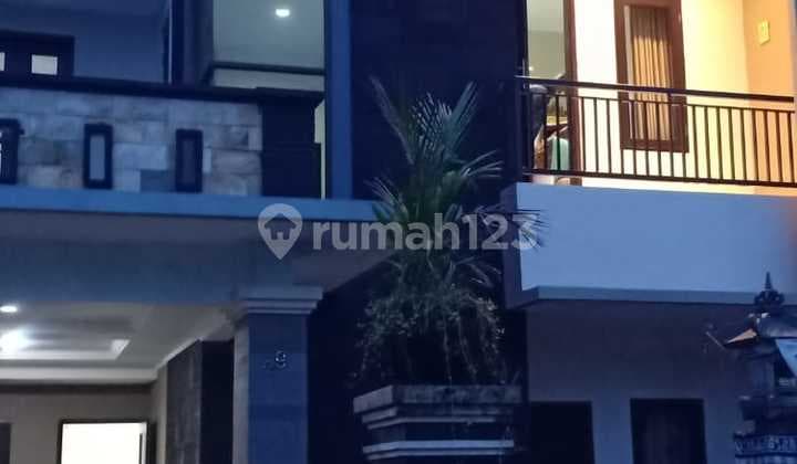 Rumah Modern 2 Lantai Tanah 1 Are 3 Kamar Tidur di Badung Bali