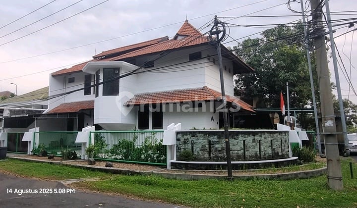 Rumah Hook Furnish Kertajaya Indah Timur Siap Huni