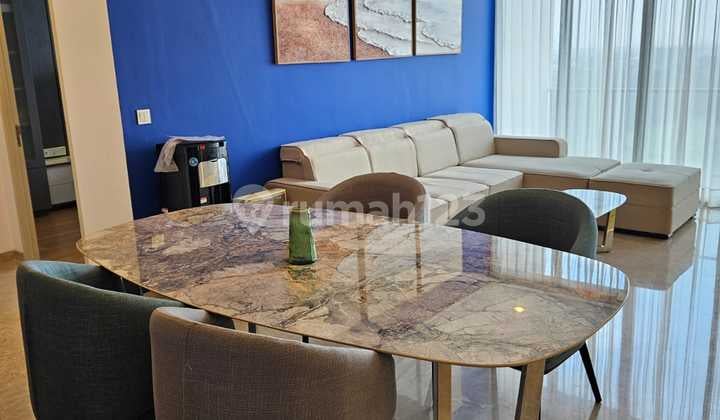 Apartemen Izzara 2 Kamar Tidur Tower South Furnished Bagus