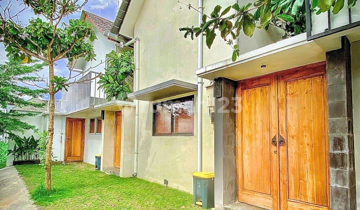 Mewah dan Nyaman Rumah Gaya Mezzanine Beberapa Menit ke Pantai Sanur