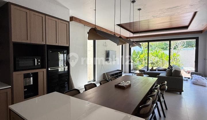 Modern Luxury Four Bedrooms Villa In The Heart Of Canggu