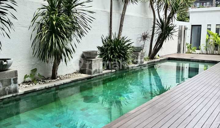 Modern Tropical Three Bedroom Villa In Prime Ungasan Area