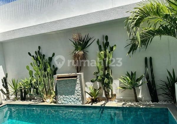 Rumah Villa Modern di Kawasan Premium Sunset Road Dekat Seminyak