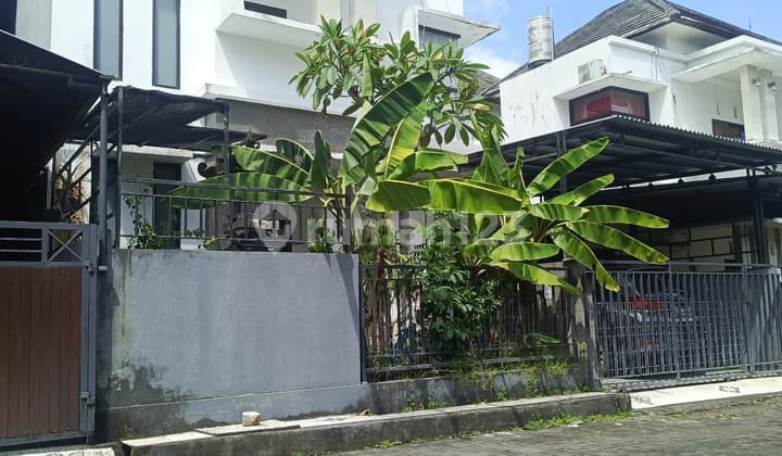 Minimalist Modern House in a One Gate Complex Near Canggu