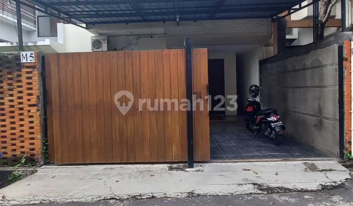 Modern Minimalist House in Prime Renon Neighborhood