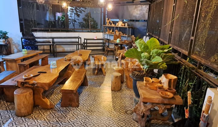 Dijual Tempat Usaha Lokasi Ramai di Jl. Ganesha Selatan Semarang