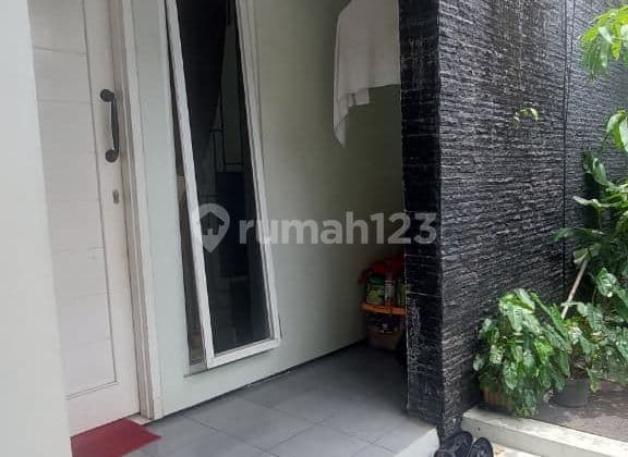 Rumah Nyaman di Permata Adora untuk Keluarga Bintaro Jaya Sektor 9 , Tangerang Selatan(Ia)