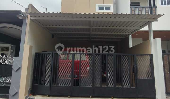 Rumah 3 Lantai Kalisari Pasar Rebojakarta Timur