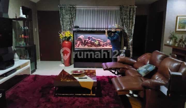 Rumah 2 lt Semi furnished Cakep di Heliconia De Park BSD