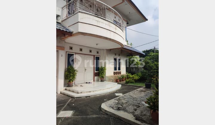 Rumah Siap Huni 2 Lantai di Taman Royal, Tangerang