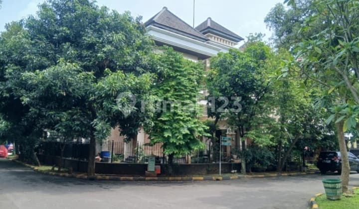 Rumah 2 Lantai Mewah di Puspitaloka Bsd, Tangerang Selatan