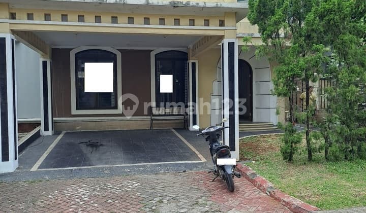 Semi-Furnished 2-Story House in Royal Serpong Village, South Tangerang