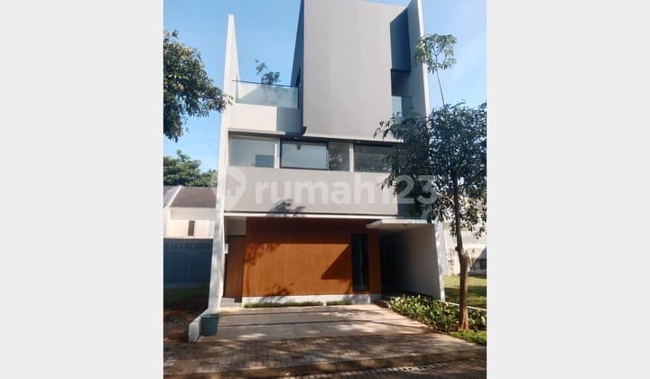 3-Story House in The Green Bsd, South Tangerang
