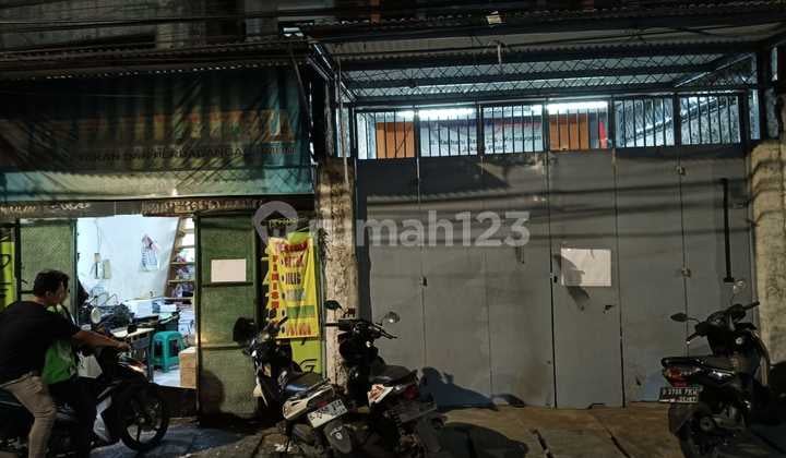 Super Strategis Dijual Bangunan Percetakan di Pusat Kawasan Komersial Jalan Kali Baru Barat Nego