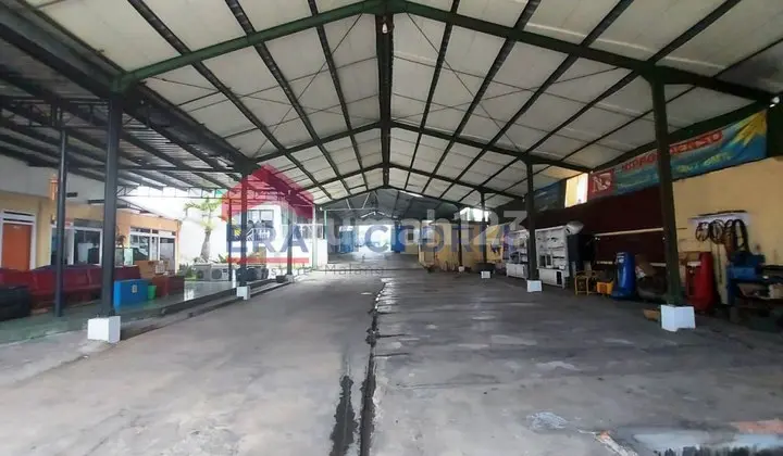 Ruang Usaha Poros Blimbing, Cocok Untuk Showroom, Dealer, Gudang Penyimpanan.