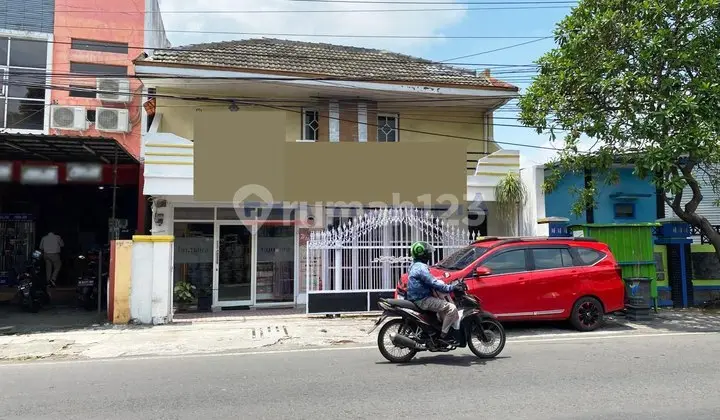 For Sale: Klojen Area, Main Roadside, Strategic Location near UB Campus, Health Facilities, MAN 2 & MIN 1 Schools