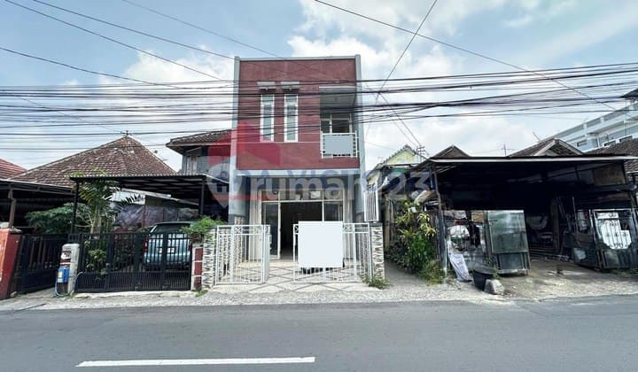 FOR SALE: Shop/Office in Lowokwaru Area, Strategic Location, Roadside Near S. Parman Main Road, Kalpataru Suhat Culinary Spot, Schools, and Universities.