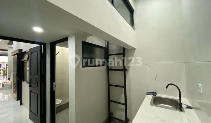 Rumah Baru Hoek Siap Huni di Sektor 7A Gading Serpong, Tangerang